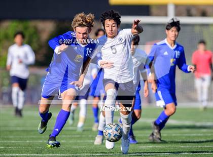 Thumbnail 2 in St. John Bosco vs Fountain Valley (Hawks Invitational) photogallery.