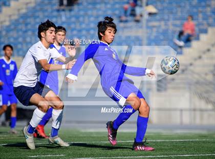 Thumbnail 2 in St. John Bosco vs Fountain Valley (Hawks Invitational) photogallery.