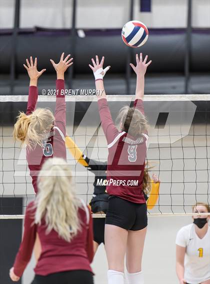 Thumbnail 3 in Thompson Valley vs. Berthoud (at Holy Family HS) photogallery.