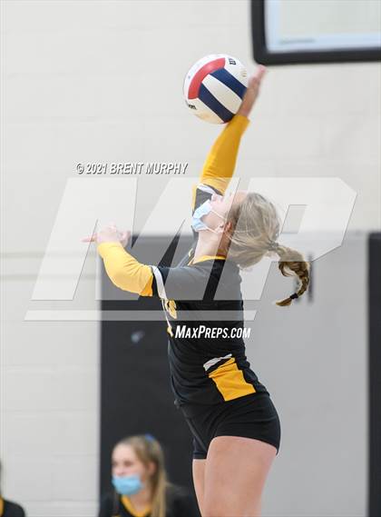 Thumbnail 1 in Thompson Valley vs. Berthoud (at Holy Family HS) photogallery.