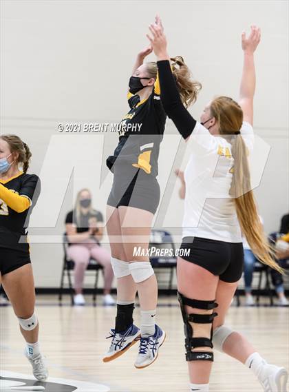 Thumbnail 3 in Thompson Valley vs. Berthoud (at Holy Family HS) photogallery.