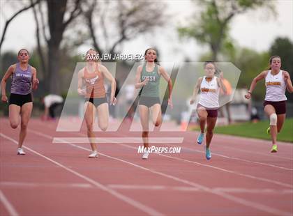 Thumbnail 2 in Pomona Invitational photogallery.