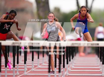 Thumbnail 2 in Pomona Invitational photogallery.