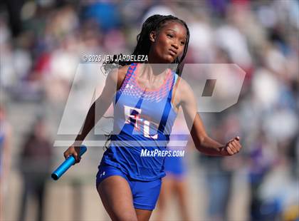 Thumbnail 2 in Pomona Invitational photogallery.