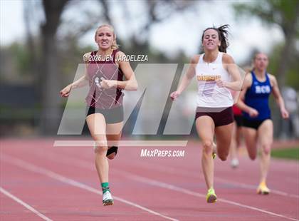 Thumbnail 2 in Pomona Invitational photogallery.