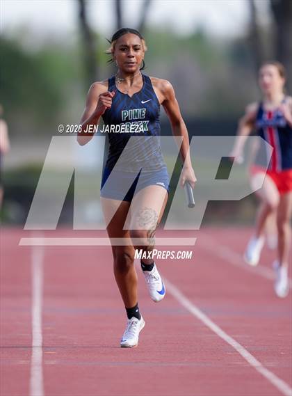 Thumbnail 2 in Pomona Invitational photogallery.