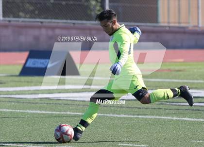 Thumbnail 1 in San Pasqual vs. Richmond (24th Annual SoCal Soccer Classic) photogallery.