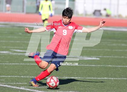 Thumbnail 2 in San Pasqual vs. Richmond (24th Annual SoCal Soccer Classic) photogallery.