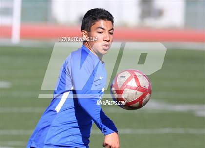 Thumbnail 2 in San Pasqual vs. Richmond (24th Annual SoCal Soccer Classic) photogallery.
