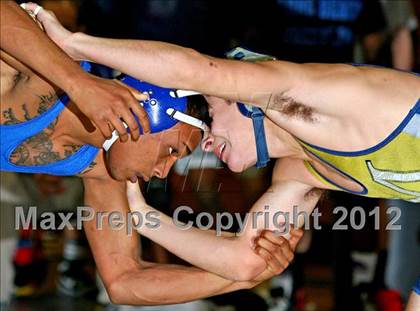 Thumbnail 3 in Massapequa Holiday Tournament Finals photogallery.