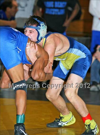 Thumbnail 2 in Massapequa Holiday Tournament Finals photogallery.