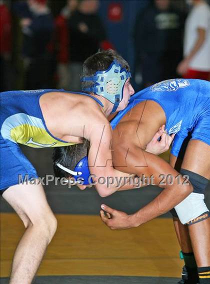 Thumbnail 3 in Massapequa Holiday Tournament Finals photogallery.