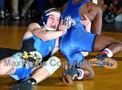 Thumbnail 2 in Massapequa Holiday Tournament Finals photogallery.