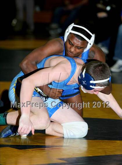 Thumbnail 3 in Massapequa Holiday Tournament Finals photogallery.