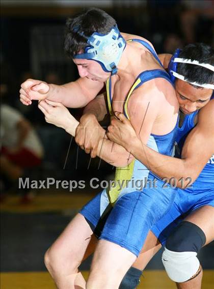 Thumbnail 3 in Massapequa Holiday Tournament Finals photogallery.