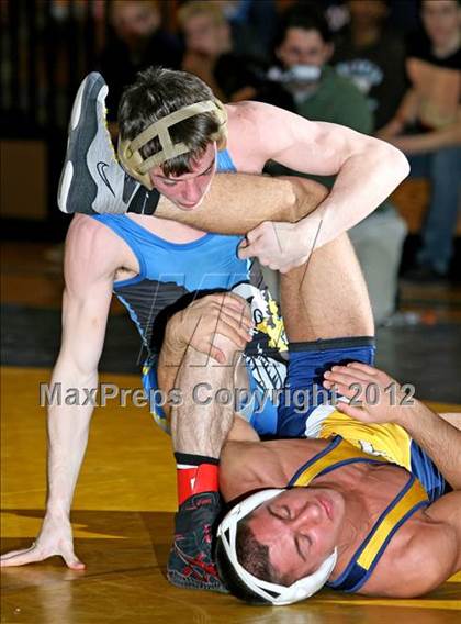 Thumbnail 2 in Massapequa Holiday Tournament Finals photogallery.