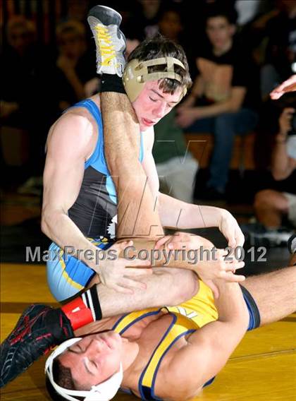 Thumbnail 3 in Massapequa Holiday Tournament Finals photogallery.