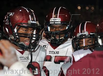 Thumbnail 2 in Bob Jones vs. Gadsden City (AHSAA Playoff Round 1) photogallery.