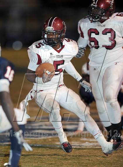 Thumbnail 3 in Bob Jones vs. Gadsden City (AHSAA Playoff Round 1) photogallery.
