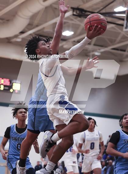 Thumbnail 3 in Sweeny vs Needville (UIL Basketball 4A Region 4 Bi-District) photogallery.