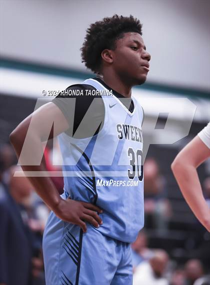Thumbnail 1 in Sweeny vs Needville (UIL Basketball 4A Region 4 Bi-District) photogallery.