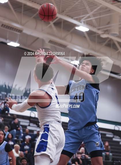 Thumbnail 3 in Sweeny vs Needville (UIL Basketball 4A Region 4 Bi-District) photogallery.