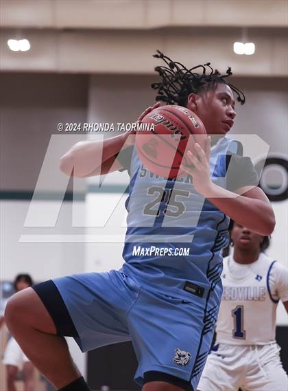 Thumbnail 1 in Sweeny vs Needville (UIL Basketball 4A Region 4 Bi-District) photogallery.