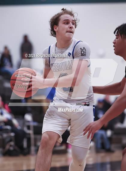 Thumbnail 1 in Sweeny vs Needville (UIL Basketball 4A Region 4 Bi-District) photogallery.
