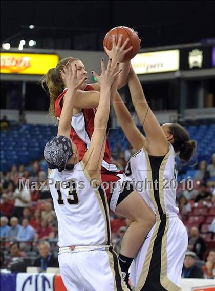 Thumbnail 2 in Carondelet vs. Archbishop Mitty (CIF NorCal D2 Final) photogallery.