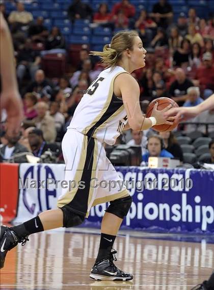 Thumbnail 1 in Carondelet vs. Archbishop Mitty (CIF NorCal D2 Final) photogallery.