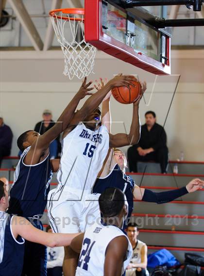Thumbnail 2 in Bakersfield vs Clovis East (Kern Schools Shootout) photogallery.