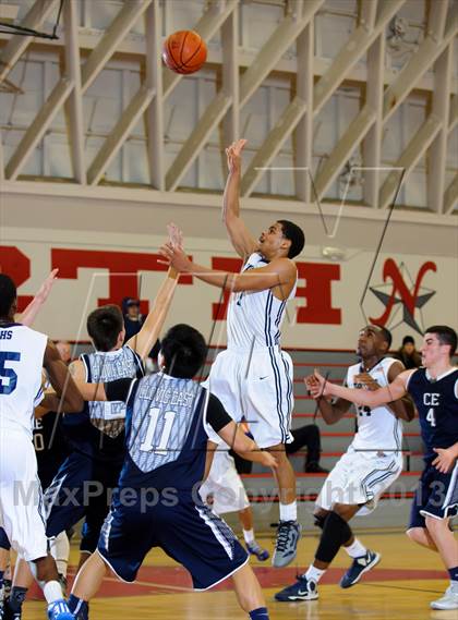 Thumbnail 2 in Bakersfield vs Clovis East (Kern Schools Shootout) photogallery.