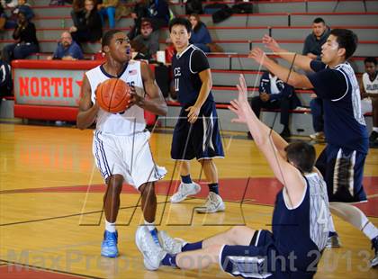 Thumbnail 2 in Bakersfield vs Clovis East (Kern Schools Shootout) photogallery.