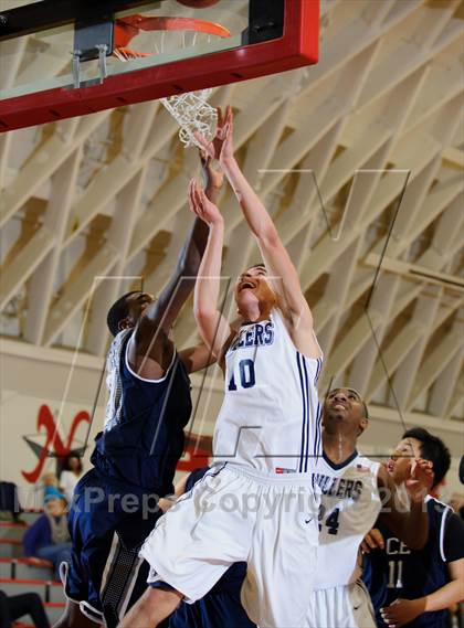 Thumbnail 1 in Bakersfield vs Clovis East (Kern Schools Shootout) photogallery.