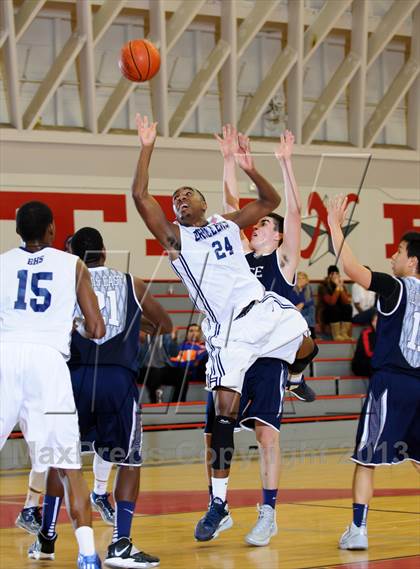 Thumbnail 1 in Bakersfield vs Clovis East (Kern Schools Shootout) photogallery.