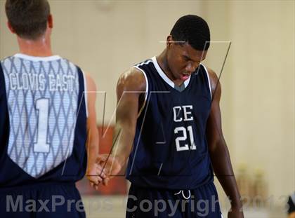 Thumbnail 1 in Bakersfield vs Clovis East (Kern Schools Shootout) photogallery.