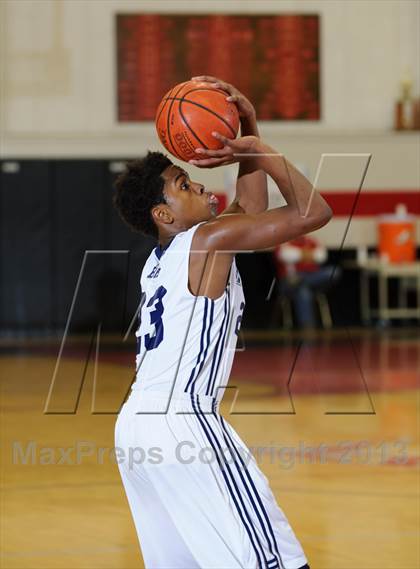 Thumbnail 1 in Bakersfield vs Clovis East (Kern Schools Shootout) photogallery.