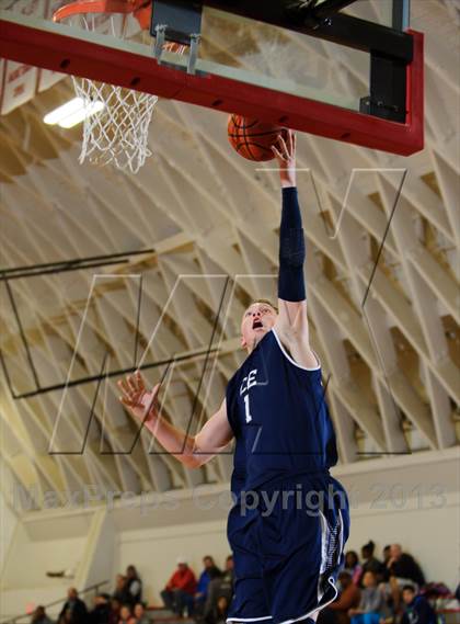 Thumbnail 1 in Bakersfield vs Clovis East (Kern Schools Shootout) photogallery.
