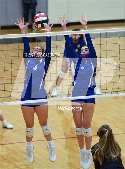 Thumbnail 2 in Churchill vs MacArthur [Douglas] photogallery.