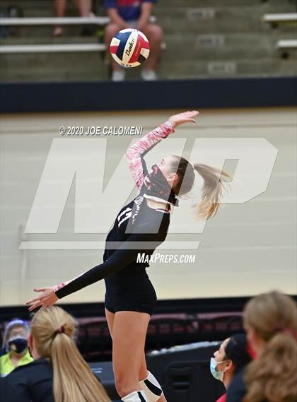 Thumbnail 1 in Churchill vs MacArthur [Douglas] photogallery.