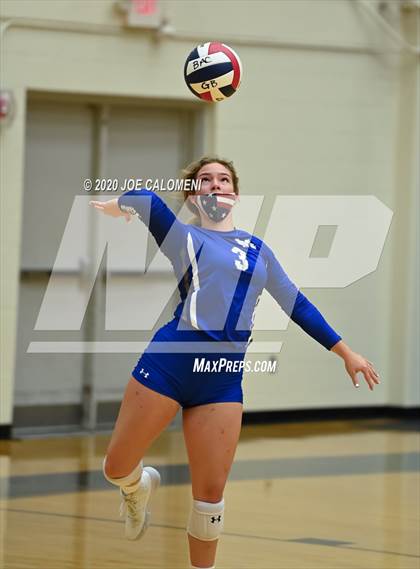 Thumbnail 1 in Churchill vs MacArthur [Douglas] photogallery.