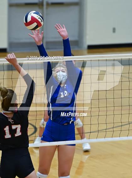 Thumbnail 3 in Churchill vs MacArthur [Douglas] photogallery.
