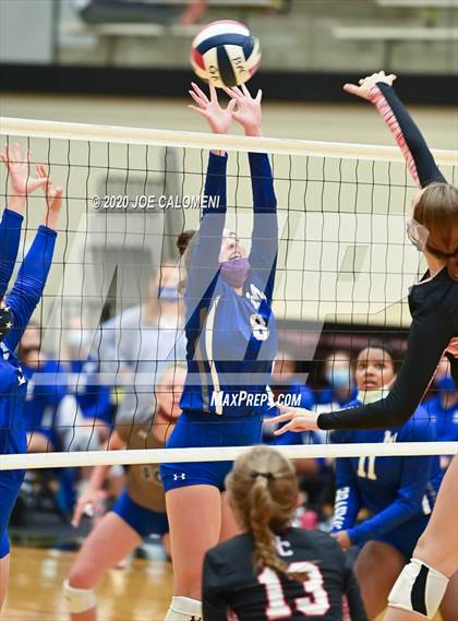 Thumbnail 1 in Churchill vs MacArthur [Douglas] photogallery.
