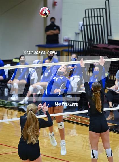 Thumbnail 2 in Churchill vs MacArthur [Douglas] photogallery.
