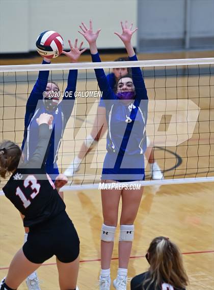 Thumbnail 3 in Churchill vs MacArthur [Douglas] photogallery.