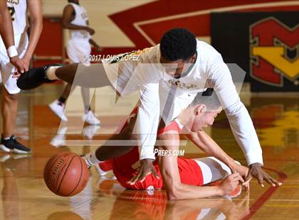 Thumbnail 2 in Mater Dei vs. Eisenhower (Diablo Inferno Tournament) photogallery.