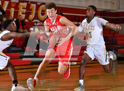 Thumbnail 1 in Mater Dei vs. Eisenhower (Diablo Inferno Tournament) photogallery.