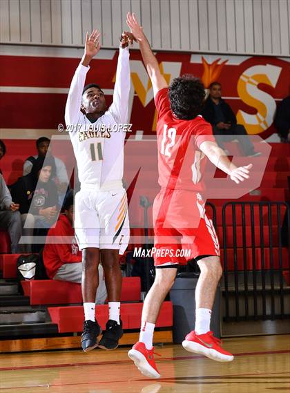 Thumbnail 2 in Mater Dei vs. Eisenhower (Diablo Inferno Tournament) photogallery.