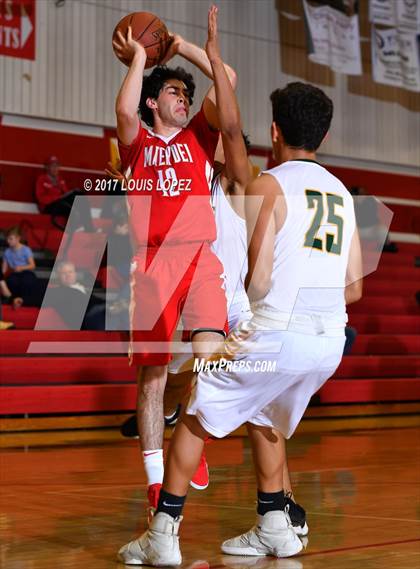Thumbnail 2 in Mater Dei vs. Eisenhower (Diablo Inferno Tournament) photogallery.