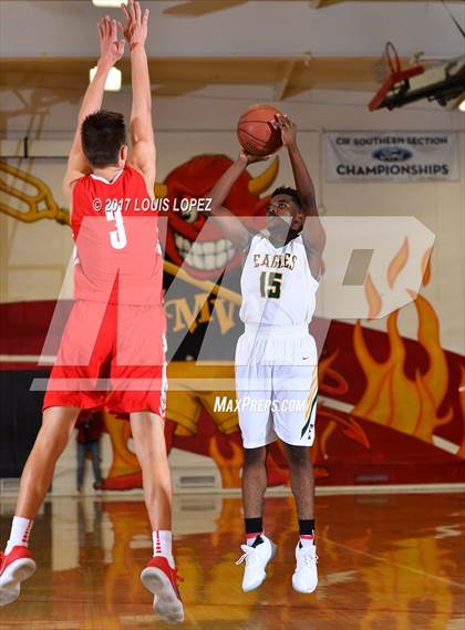 Thumbnail 3 in Mater Dei vs. Eisenhower (Diablo Inferno Tournament) photogallery.